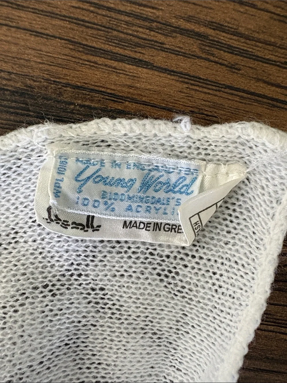 Bloomingdale’s Young World Baby blanket 40”x 38” England